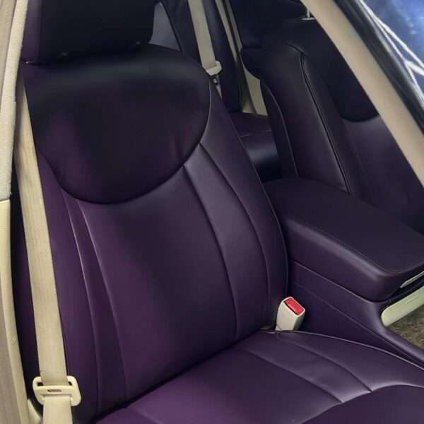 Seat cover in car hub