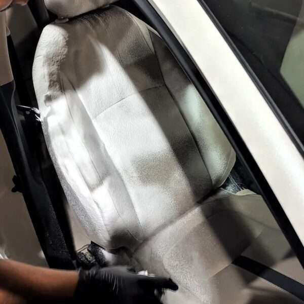 car deep cleaning in car hub