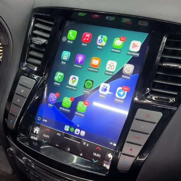 Car screen in Car hub