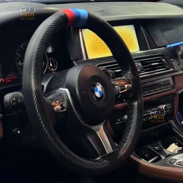 carbon fibre steering cover in car hub