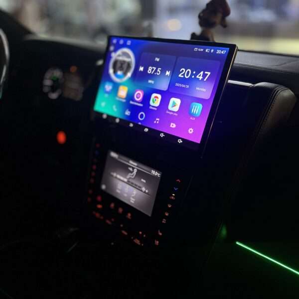 Universal Car Screen